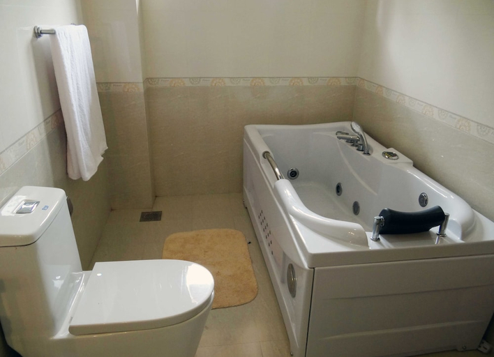 Bathroom 3, Dilray Villa, Harispattuwa