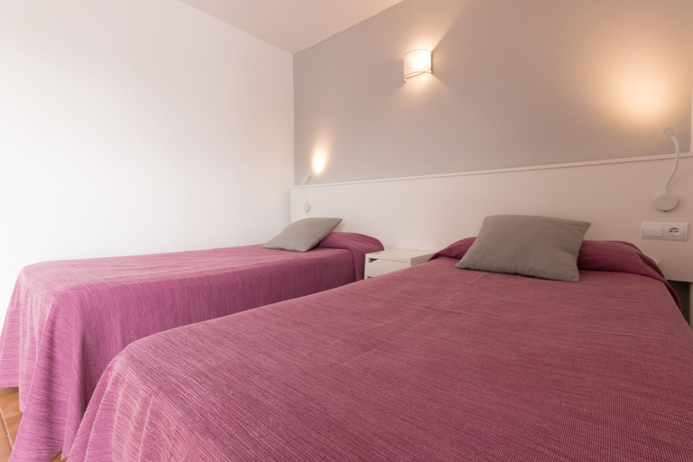 Bedroom 5, Orosol II, Baleares