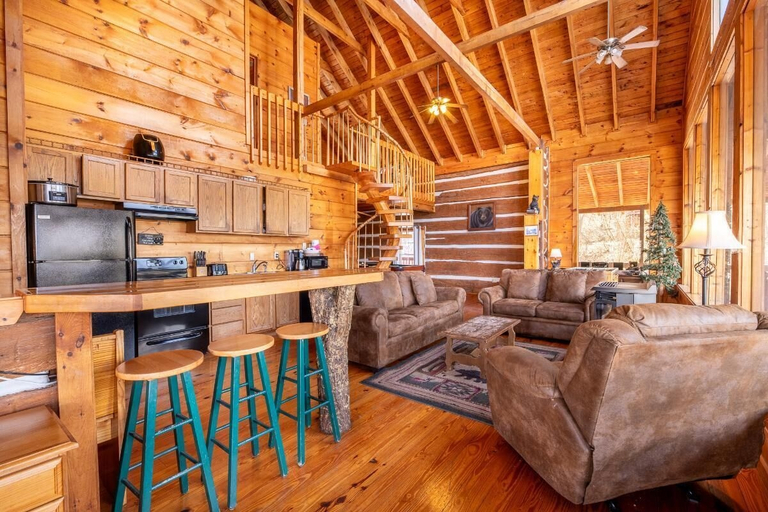 Living area 2, Mountain Memories 2, Sevier