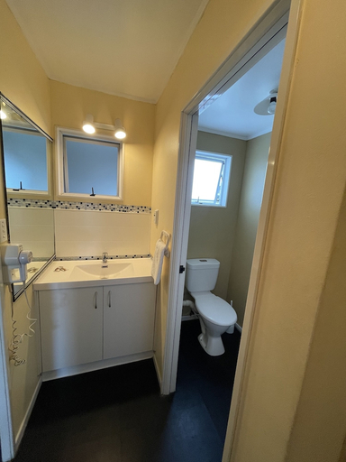 Bathroom 4, Six on Union, Rotorua