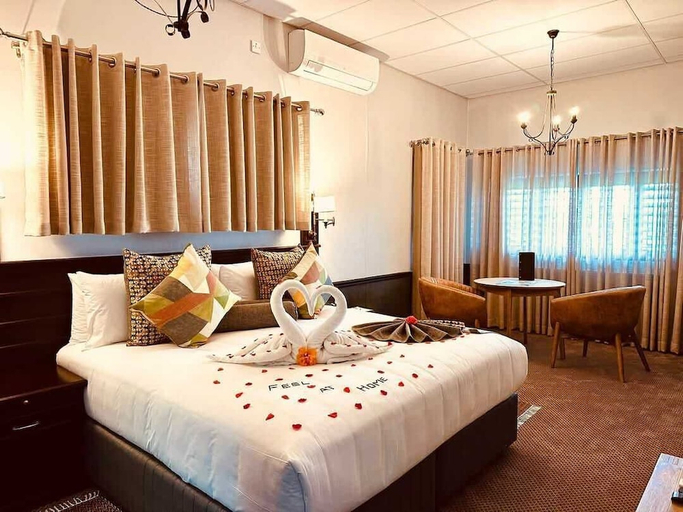 Bedroom 2, Maun Lodge, Ngamiland East
