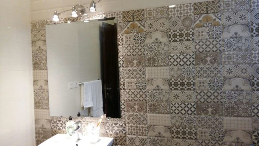 Bathroom 3, Le Grand Residence, Islamabad