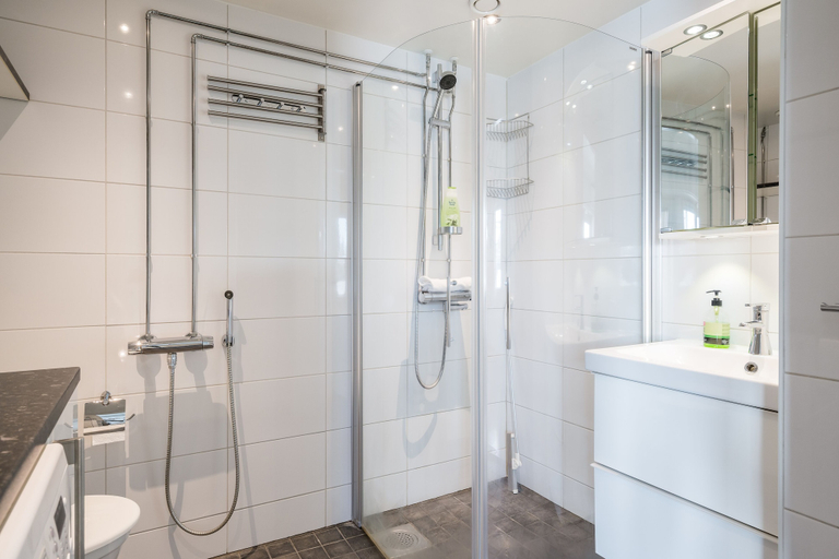 Bathroom 3, Hiisi Homes Helsinki Haaga, Uusimaa