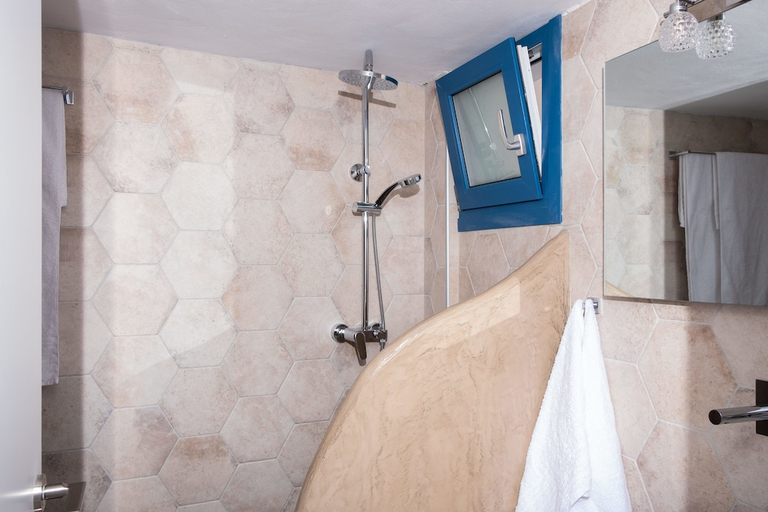 Bathroom 5, Tristhenia Hotel, South Aegean