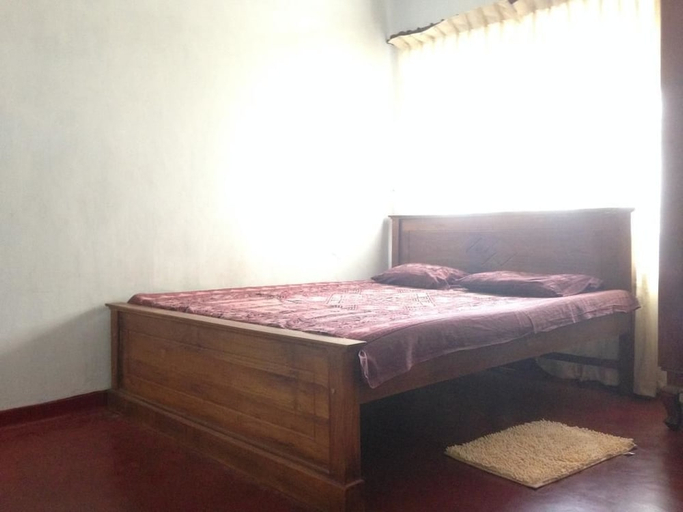 Bedroom 2, Villahredpalm, Galle Four Gravets