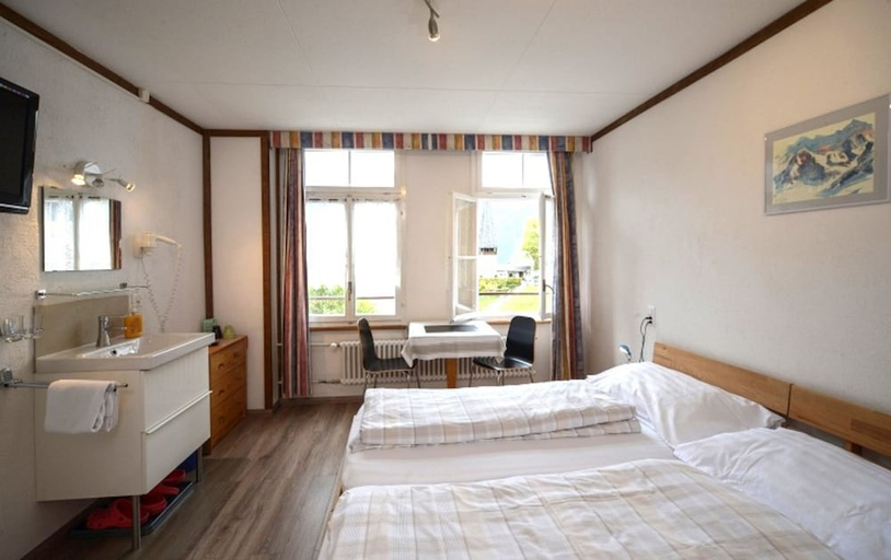 Bedroom 2, Swiss Lodge Hotel Bernerhof Wengen, Interlaken