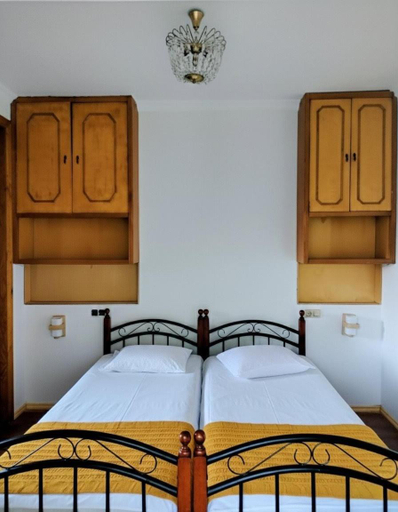 Bedroom, Discover Kinchkha, Khoni