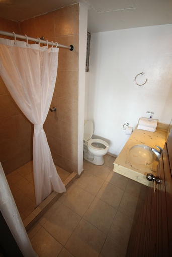 Bathroom 5, Hotel De Cima, Mazatlán