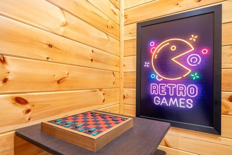 Game room, Blue Beauty, Sevier