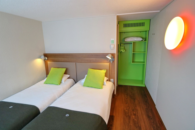 Bedroom 3, Campanile Hotel Albi Centre, Tarn