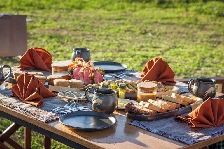 Food & Drinks 5, Gnu Mara River Camp, Serengeti