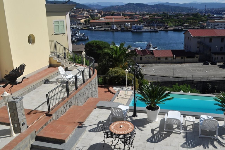 Others 5, VILLA NINA, La Spezia