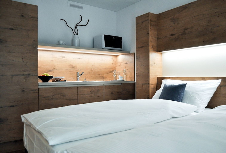 Others 3, Jet Hotel Zurich Airport, Dielsdorf