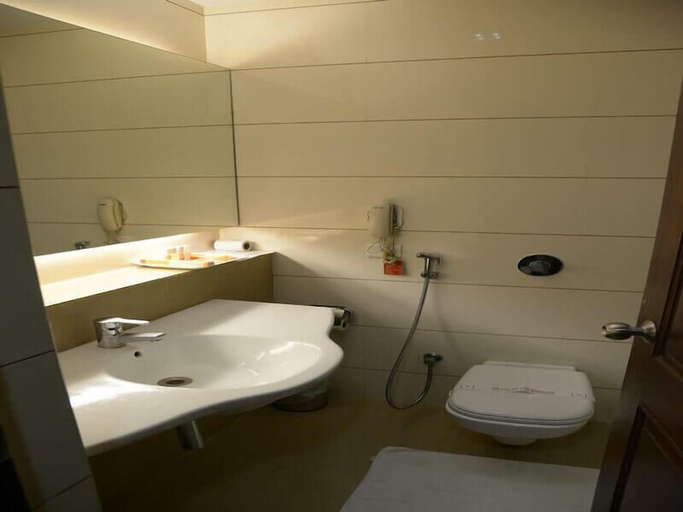 Bathroom 3, Heritage Inn, Coimbatore