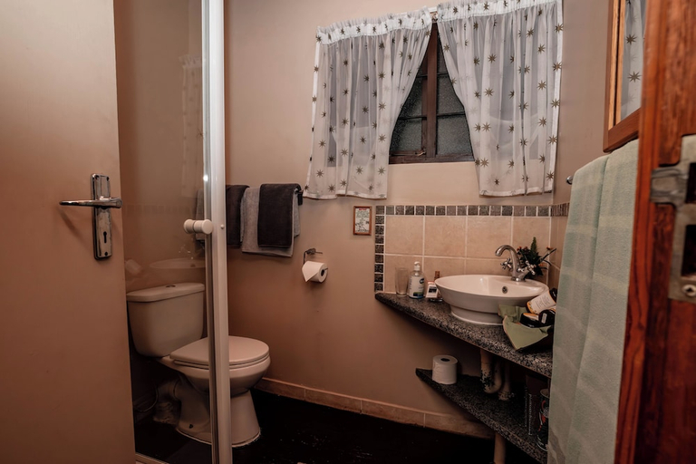 Bathroom 4, Thulamela Bed and Breakfast, Ehlanzeni