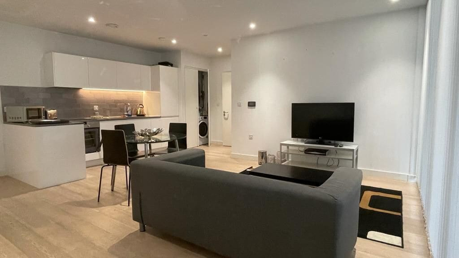Others 5, Fully Serviced One Bed Apartment In Rw, London