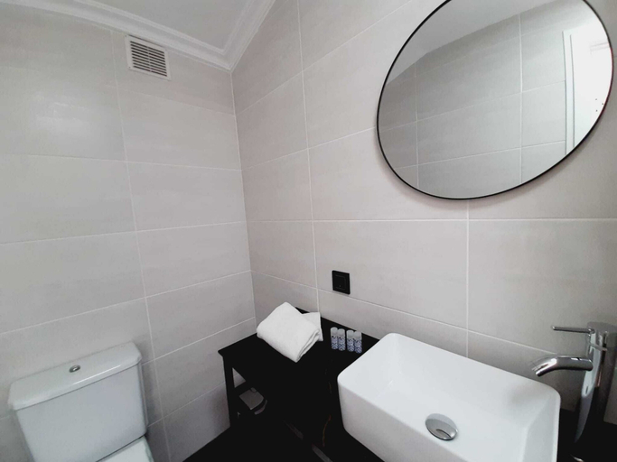 Bathroom 3, Don Juan, Salamanca