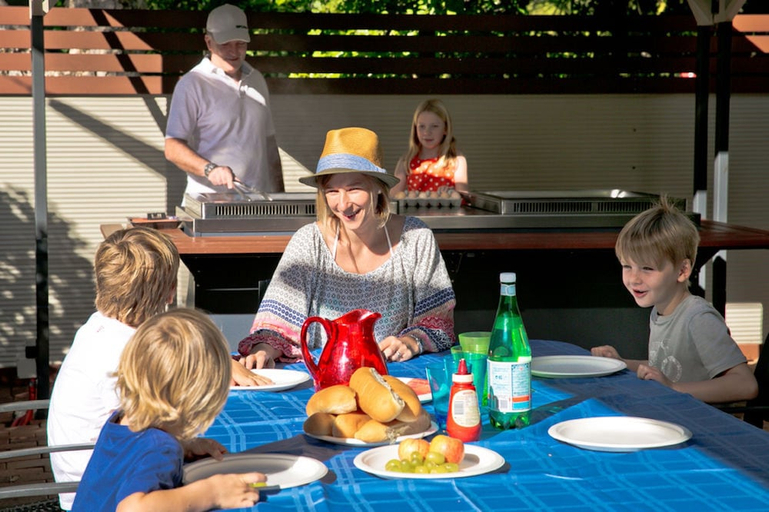 Food & Drinks, Ocean Breeze Resort, Noosa - Noosa-Noosaville
