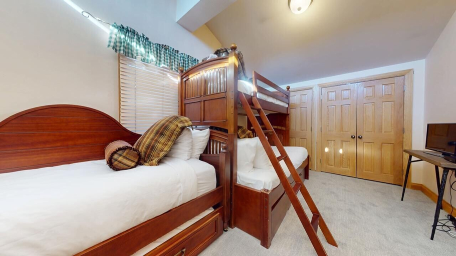 Bedroom 2, Enzian - CoralTree Residence Collection, Eagle