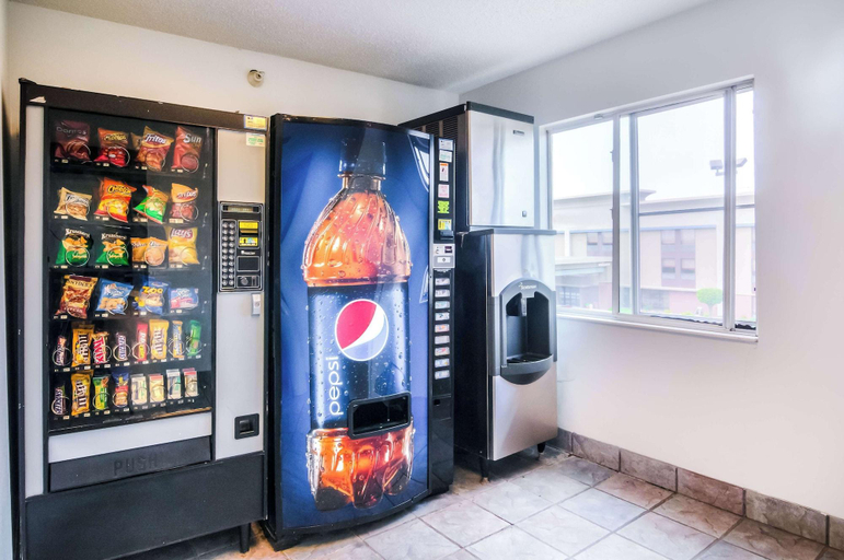 Food & Drinks 5, Motel 6 Chicago Joliet I 55, Will