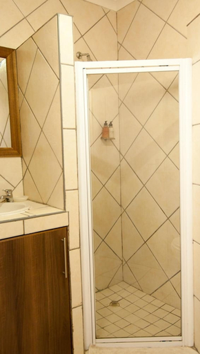 Bathroom, Overmeer Guest House, Eden