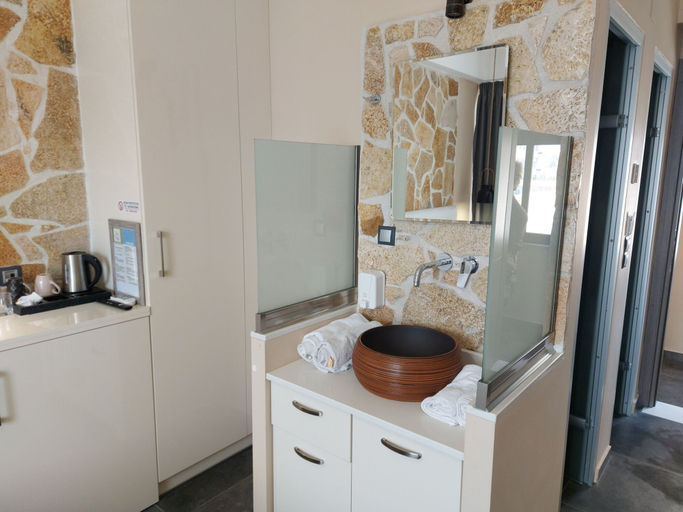 Bathroom 3, Santo George Beach, Crete