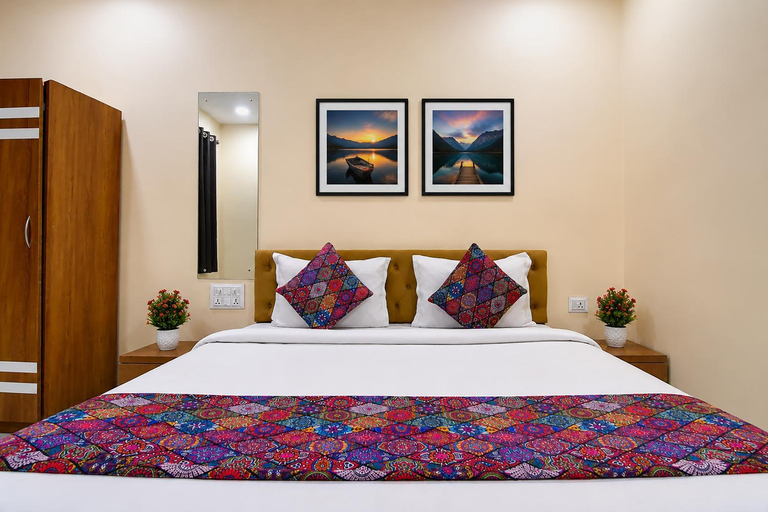Others 5, Hotel Philips, Kolkata