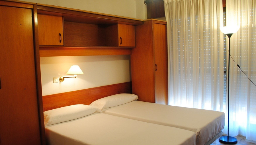 Bedroom 2, Suaces Apartamentos Turírticos, Cantabria