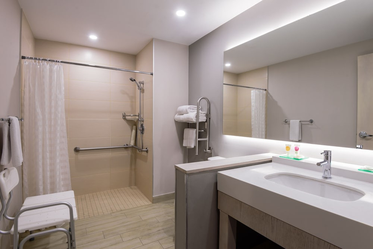 Bathroom 5, Hyatt Place San Pedro Sula, San Pedro Sula