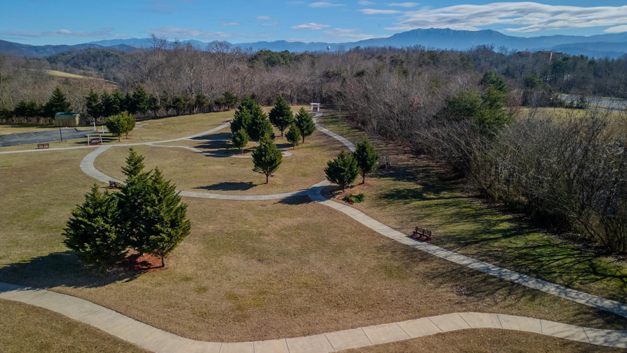 Property grounds, Cozy Vista Condo, Sevier