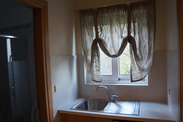 Bathroom 5, Angela Apartments, Ionian Islands