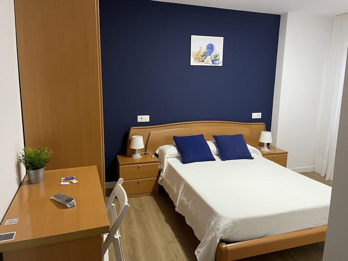 Bedroom 2, Pension Playa De Sardineiro, A Coruña