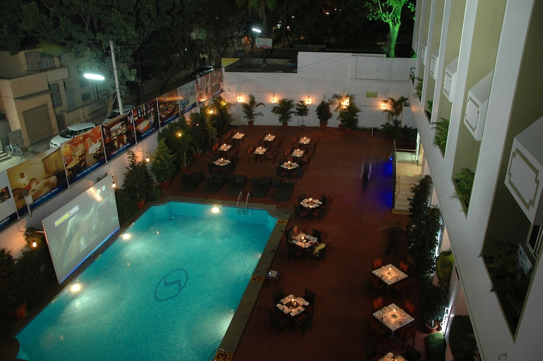Sport & Beauty, Sandesh The Prince, Mysore