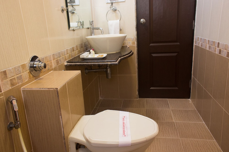 Bathroom 4, Jyoti Dwelling, Mumbai Suburban