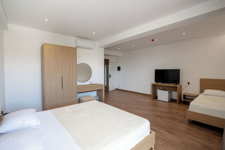 Room 5, Vila 2M, Sarandës