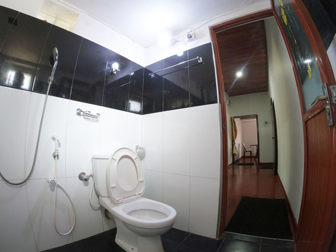 Bathroom 4, Shriniths Place Dodanduwa, Hikkaduwa