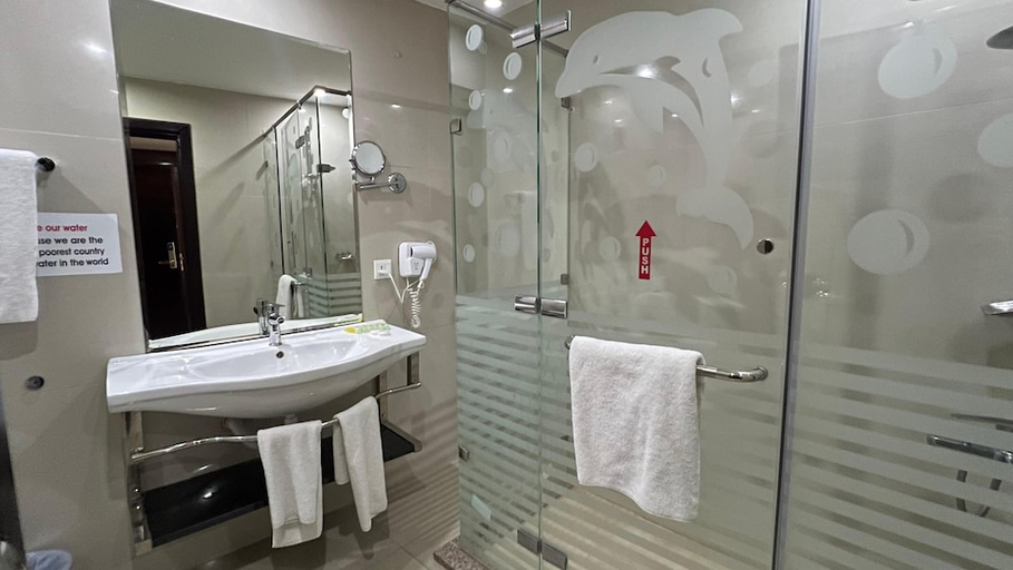 Bathroom 5, Tetra Tree Hotel, Wadi Musa