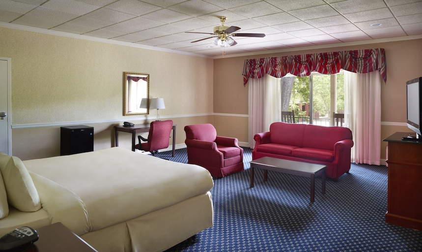 Bedroom 2, Stone Mountain Inn, DeKalb