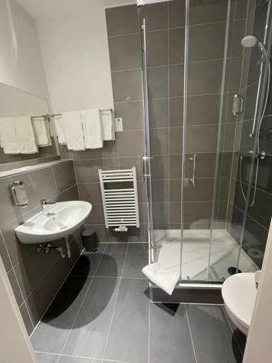 Bathroom 3, Hotel Palm Premium - Hotel & Apartments, Düsseldorf