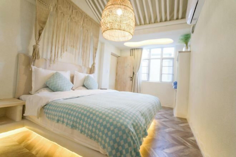 Room 5, The Ancient City with Wind and Snow of Diffuse Floral Store, Dali Bai