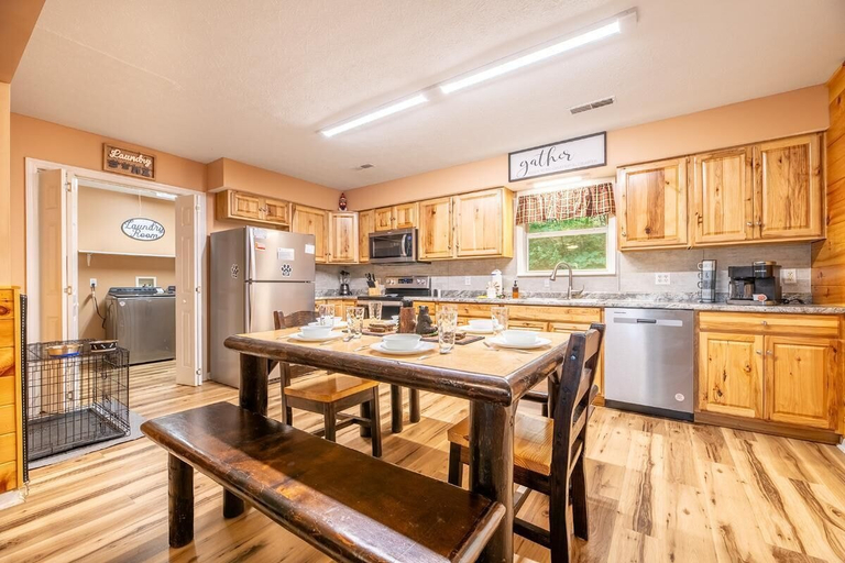 Private kitchen 4, Carefree Hideaway, Sevier