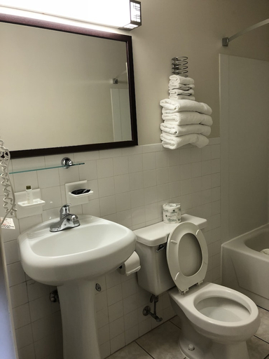 Bathroom 3, Americas Best Value Inn Palmyra Hershey, Lebanon