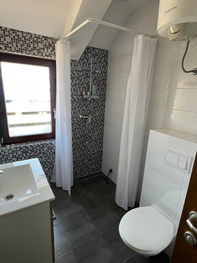 Bathroom 3, MONTANA, Istočno Sarajevo