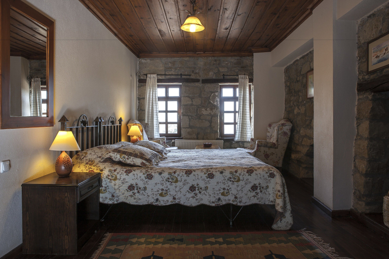Bedroom 4, Hunnaphan Otel, Ayvacık