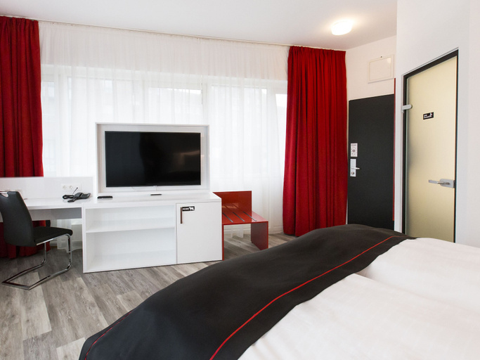 Bedroom 2, DORMERO Hotel Hannover-Langenhagen Airport, Region Hannover
