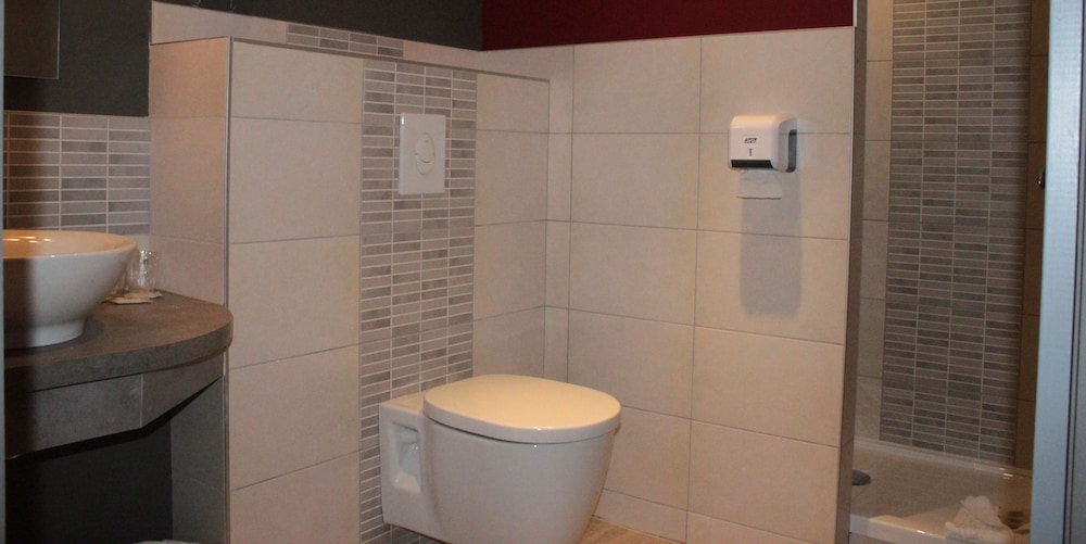 Bathroom 3, Hotel du Parc de la Colombière, Côte-d'Or