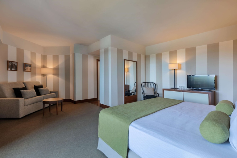 Bedroom 3, Precise Golf Resort El Rompido The Hotel, Huelva