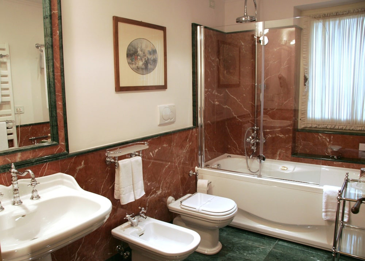 Bathroom 5, Relais Tenuta del Gallo, Terni