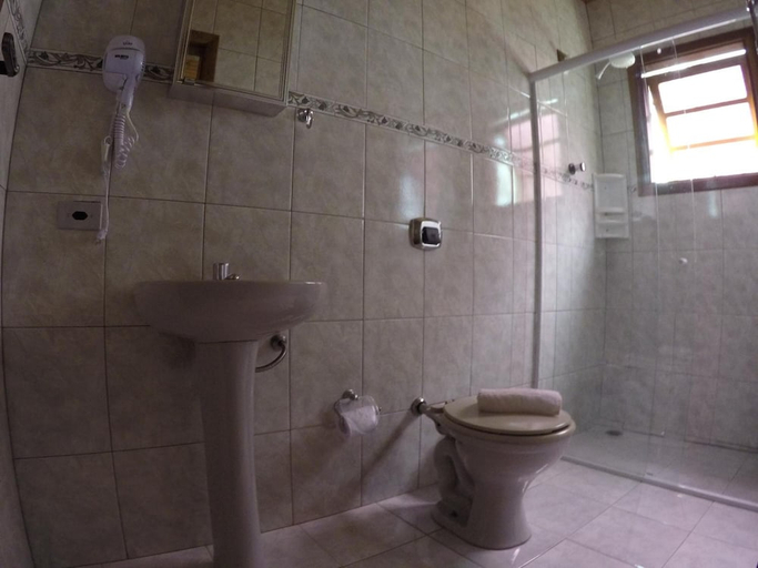 Bathroom 4, pousada helebastian, Campo Limpo Paulista