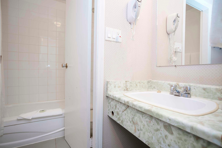 Bathroom 4, Sandman Inn McBride, Fraser-Fort George